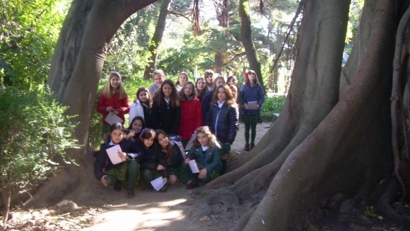 Planalto - As alunas do 5º e do 6º anos foram ao Jardim Botânico e ao Museu Nacional da História Natural e da Ciência .